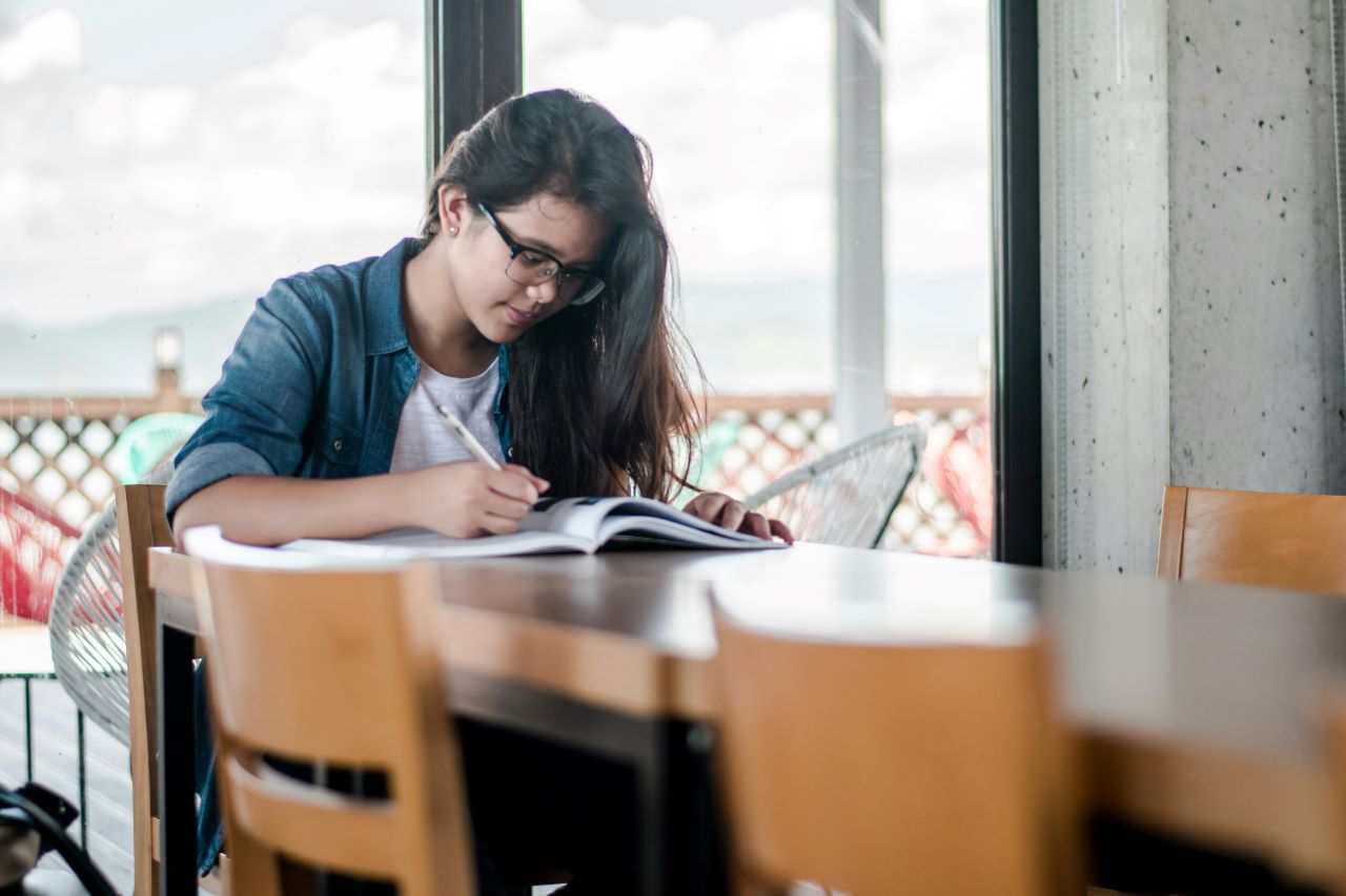 estudiar-adverbios-cantidad-frances